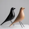Figurines d'oiseaux en bois du milieu du siècle, statue d'animal de paix, mascotte européenne, décor de café, décoration de maison, 210924