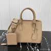 Kvinnor axelväskor handväska kväll lyxdesigner handväskor topp grossist 23 cm äkta läder mördare stil design diagonal väska