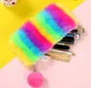 Regenboog kleuren portemonnee mode pluche pen tas student briefpapier potlood pouch doos meisjes munt portemonnee hanger schattige pompom bal rits