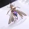 Cute Bee Bouttoniere Jewelry For Women Corea Fashion Suit Corpetto Accessori Design Zirconia Maglione Spille Spille