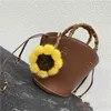 Luxus Schlüsselanhänger 2020 Herbst/Winter Sonnenblume natürliche Nerz Pelz Zubehör weiblichen Charme Tasche Anhänger 2 Größen Mode Ketten