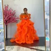 Orange Tulle Puffy Prom Klänningar från axeln Ruffled Photoshoot Robe de Soriee Plus Size Party Gowns Kvinnor Långärmad Klänning Kvällskläder