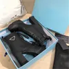 2022 Luxe Designer Mode Enkellaarsjes Leer en Nylon Laarsjes Vrouwen Monoliet Biker Australië Winter Platform Hoge Hakken Met Doos