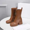 2022 디자이너 여성 하프 부츠 신발 겨울 Chunky Med Heels 일반 스퀘어 발가락 신발 Rainboots Zip 여성 Mid Calf Booty