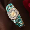 Relógio de luxo 2021 Burst moda pulseira conjunto diamante redondo cabeça liga mulheres retro produtos de desempenho por atacado relógios de pulso