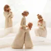 Nordic Style Love Family Figurines Resin Miniacture Mamma Dad och Barn Hem Dekoration Tillbehör Happy Time Christmas Gifts 210910