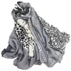 Sciarpa leopardata europea Lady Autunno Inverno Leopardi Dot Cotton Warm Sciarpe e scialle Moda donna Hijab Stole all'ingrosso