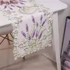 Style japonais 40x90 40x180cm Luxe Violet Lavande Floral Blanc Satin Cutwork Brodé Table Runner TV Stand Cabinet Couverture 210709