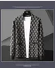 Мужские свитеры дизайнер роскошные буквы с печати кардиганской куртки мужская дизайнерская бренда модная карманное вязаное плаще