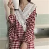 Plaid Lace Gentle Tre-Piece Passar Chic Kvinnor Söt Fashion Sleepwear Loose Pyjamas Fresh Home Passits 210510