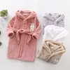 New Autumn Winter Pajamas Kids Hooded Bathrobe Baby Cartoon Animal Bath Robes Boys Girls Cat Bear Flannel Long Sleeve Towel Robe 20220224 H1