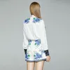 Moda Tasarımcısı Mavi Çiçek Baskı Iki Parçalı Kadın Uzun Kollu Yay Yaka Gömlek Üst + Cep Geniş Bacak Şort Set 210416