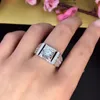 Klusterringar runt Silver Moissanite Ring 2CT 8,00 mm D VVS Luxury Weding för herrarna