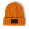 Vinterdesign män kvinnor beanie man hat casual stickade hattar mens sport mössa svart grå vit gul höjd kvalitet skalle caps226p
