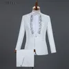 白いキラキラクリスタル刺繍メンズスーツのズボンウェディンググロールタキシードスーツメンズスタンドカラーステージコスチュームホムマリージュ210522