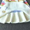 Dziewczyny Zestaw Odzież Jesień Winter Love Lalki Kołnierz Cardigan Z Długim Rękawem Sweter + Kamizelka Sukienka Garnitur Dzieci Dzieci Odzież 210611