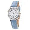 Stile casual Numeri chiari fine cinghia in pelle quarzo orologi da donna semplici studenti eleganti guardano da 31 mm con fibbia in metallo polso fibbiawatc2809109