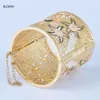 Bracelet manchette en or de grande taille, couleur émail, conception de fleurs creuses, bracelets à main de styliste, bijoux de luxe pour mariée 210408286h