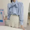 Ezgaga kontor Lady elegant tröjor och blus Koreanskt chic Tender Bow Tie Collar Long Flare Sleeve Loose Women Blouse Fashion Toppar 210430