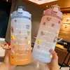 2000mlタイムマーカー付き大きな水筒ポータブルリークプルーフBPAストロープラスチックカップ付き非毒性スポーツ飲料ボトルY11236K