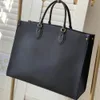 Borsa tote in rilievo Borse casual di design di lusso 7A Vera pelle di alta qualità Pelle bovina a grana morbida goffrata nera On The Go Borsa classica Borse a tracolla da donna