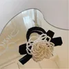 Aomu ny design personlighet vintage pärla blomma ed svart bowknot hårrep för kvinnor fest hårtillbehör smycken gåvor9435901