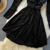 Женщины Черное платье Весна осень с длинным рукавом Сексуальная V-образная выречка A-Line Короткие ES Дамы Элегантные сияющие бархатные Vestidos 210525