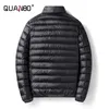 QUANBO 남성용 가벼운 패키지 다운 재킷 통기성 푹신한 코트 방수 최고 품질 남성 복어 재킷 211124
