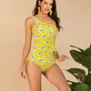 Maillots de bain pour femmes Vente d'été 2021 Conception d'une épaule Ensemble de bikini Produits sur le nombril creux Natation Brésil Beachwear
