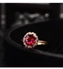 Lage prijs Top End Shining Synthetische Ruby Ring Rode Gemstone Engagement Open Vinger Ringen Sieraden Rose Gold Mode Accessoires Ornament