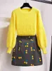 Kobiety Dwuczęściowe Zestaw Mody Fall Winter Yellow Mohair Lanter Rękaw Sweter i Woolen Haft Mini Spódnica Set 211221