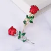 Stift broscher mode elegant rosblomma brosch koreanska avancerade emalj lapel stift skjorta klänning klädgåvor för kvinnor smycken kirk22