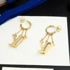 Europe America Fashion Style Jewelry Sets Lady Women Goldcolour Hardware Engraved V Initials Dangling Charm Optic Necklace Earrin5764362