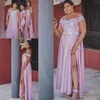 2021 Africano Plus Size Vestidos de Dama de Honra Longo Lado Renda Lace Appliques Beads Off The Ombro Wedding Vestidos de hóspedes Primavera