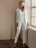 Elegante weiße Hosenanzüge für die Brautmutter mit langer Jacke, 3-teilig, Hochzeitsgastkleid, transparente Spitzenapplikationen, Satin, Bräutigam, Mother283K