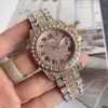 Herren Mode Watch Out Watches Automatische Kalender -Zifferblatt 40 mm Full Diamond Armswatches222n