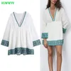 Vit vintage kontrast broderi mini klänning kvinnor sommar konsistens pläterad kvinna klänningar långärmad smock design vestido 210430