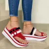 2021 Spring Women's Wedges Sandaler Strand Casual Kvinna Plattform Peep Toe Skor Slingback Lady Blandade Färger Spänne Sandaler Y0608