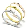 Luxury Belt Rivet Charm Manschett Armband Bangles För Kvinnor Stiliga Stål Smycken Rose Guld Sliver Bangle Bijou Tillbehör Q0717