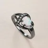 Dainty Female Love Heart Thin Ring Cute 14KT Black Gold Crystal Wedding Rings per le donne Vintage Bride White Opal Engagement