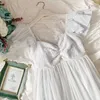 Delikatne lato bez rękawów białe koronki bawełna koszulki damskie rocznika księżniczka kobieta luźna długa nocna sukienka nocna 210924