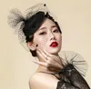 Vintage Siyah Kadınlar Kapak Yüz Şapka Peçe Klasik Dekored Örgü Gelin Kısa Veils Noble Bayanlar Maske Şapka Parti Saç Aksesuarları Eldiven İnciler Kolye Fanlar AL8900