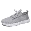 Designer Buty do biegania Wiosna Letnie Mężczyźni Trampki Oddychające Outdoor Wear Mesh Mens Beach Sport Hollow Holes Tide But