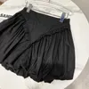 DEAT Spring Summer Fashion Casual V-shaped Pleated Elastic Waist Bubble shorts Knickerbockers Shorts Women SK817 210709