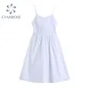 Été Sexy Blanc Spaghetti Strap Robe Femmes Dos Nu Évider Dos Noeud Noeud V-cou Lâche Casual Dames robe 210515