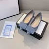 Designer Luxury Dress Shoes Saltos altos Sandálias Cartas de moda de couro Namoro profissional Tamanho da festa de casamento 35-40