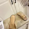 2022 Pantofole firmate da donna di alta qualità Sandali con diapositive Scarpe Summer Beach Outdoor Pantofole fresche Fashion Lady Slide Flat Flip Flops con scatola taglia 35-41