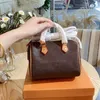 Diseñadores de lujo 2021 Bolsos de damas Bolsos de Crossbody Bolsos Hardware Plain Cremalleras Interior Zipper Bolsillo Mujer Moda Almohada Bolso Sólido Mamá Hombro Hombro Bolso Totes