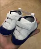Yenidoğan İlk Yürüyenler Bebek tasarımcısı çocuk Bebek Spor ayakkabılar Erkekler Kızlar Yumuşak Alt Nefes Spor Bebek Ayakkabı Ayakkabı