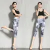 Vrouwen yoga kalf lengte broek holle splice strakke gaas fitness leggings bijgesneden broek vrouwelijke huis sportkleding hardloop gym outfit